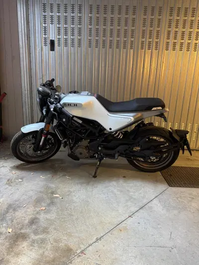 Husqvarna Vitpilen 401 (2021 - 23) usata
