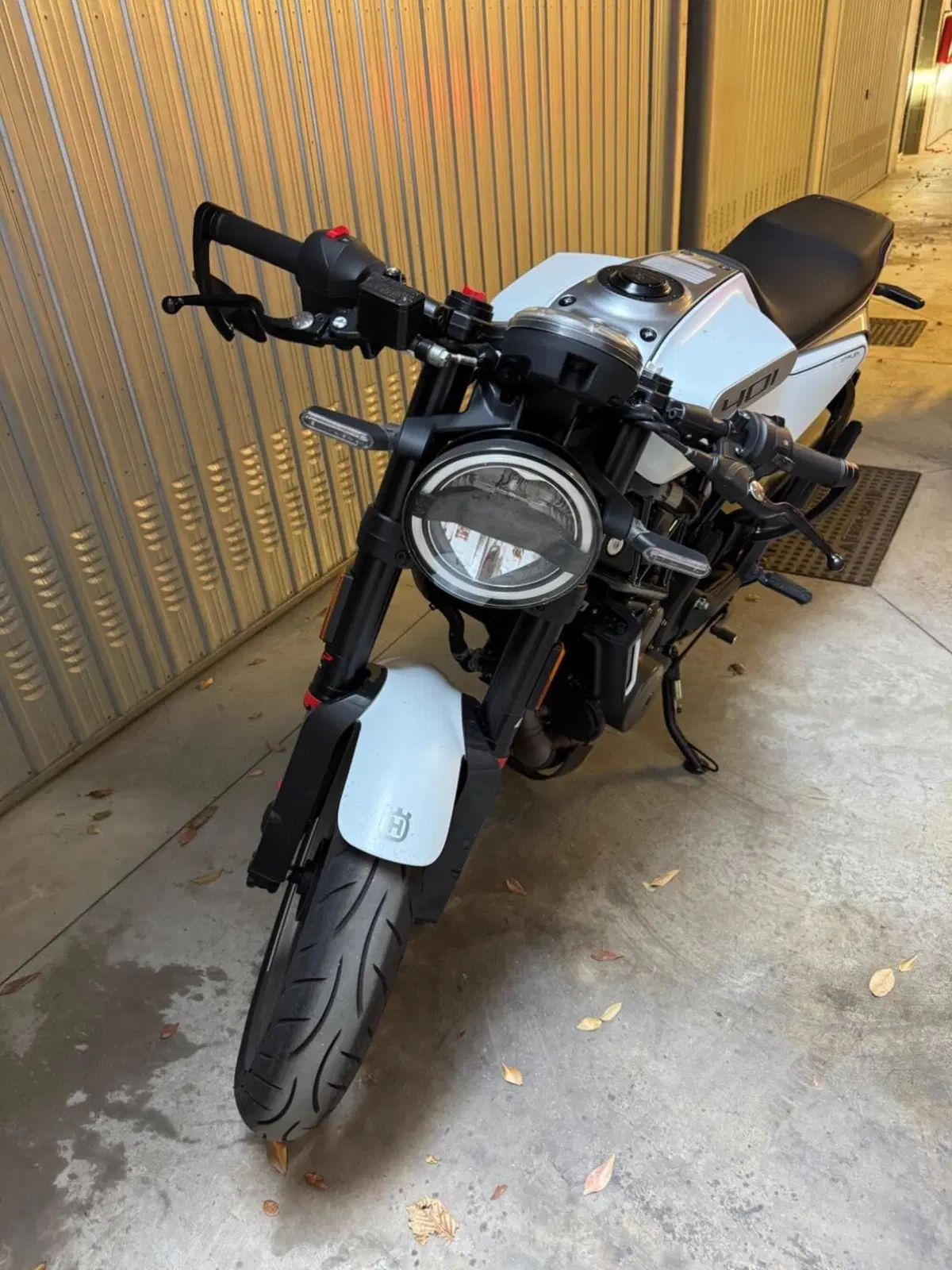 Husqvarna Vitpilen 401 (2021 - 23) (2)