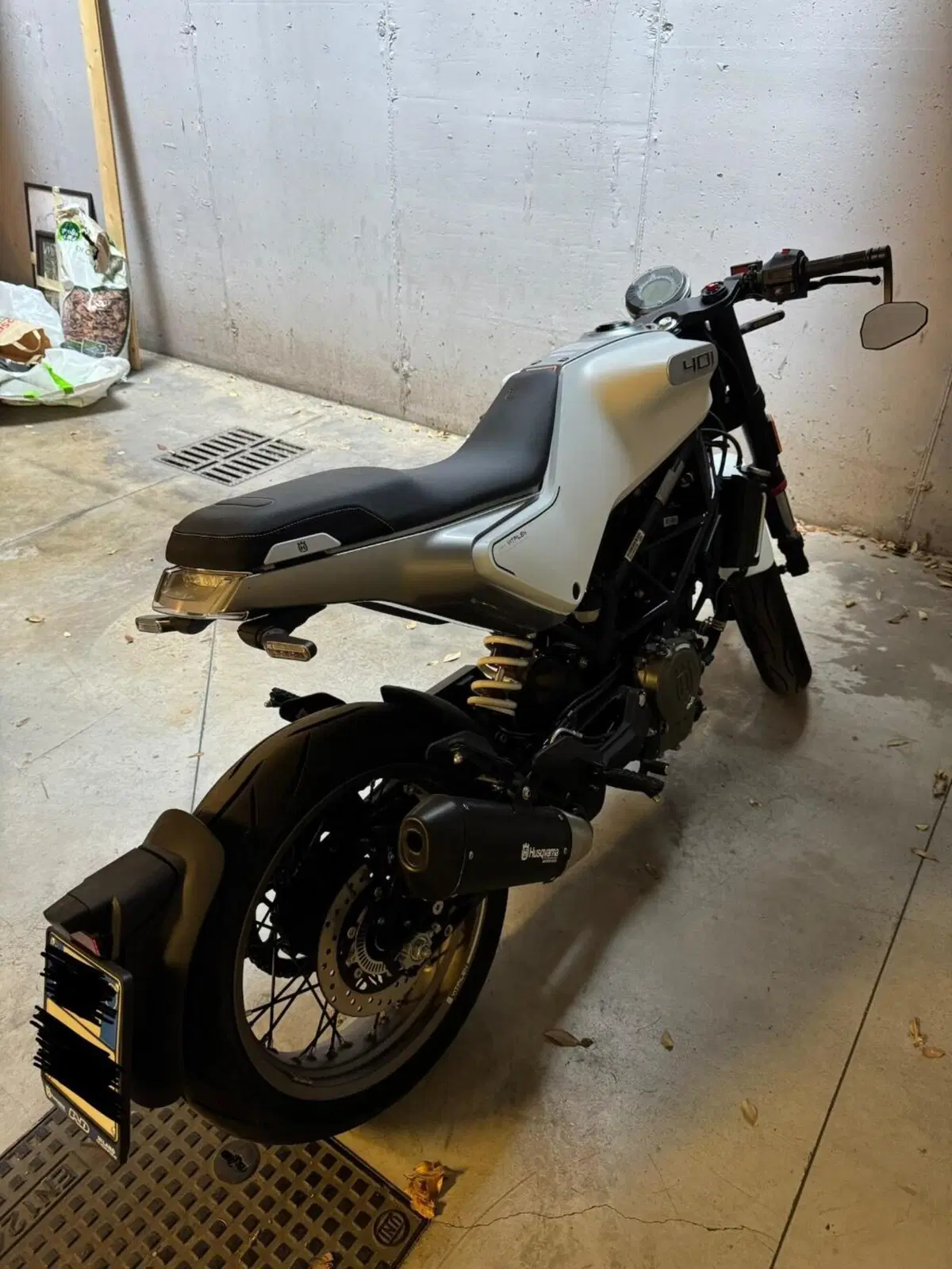 Husqvarna Vitpilen 401 (2021 - 23) (3)