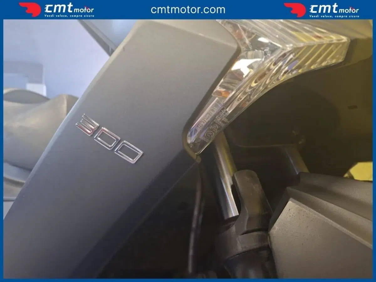 Kymco X-Town 300i (2021 - 24) (8)