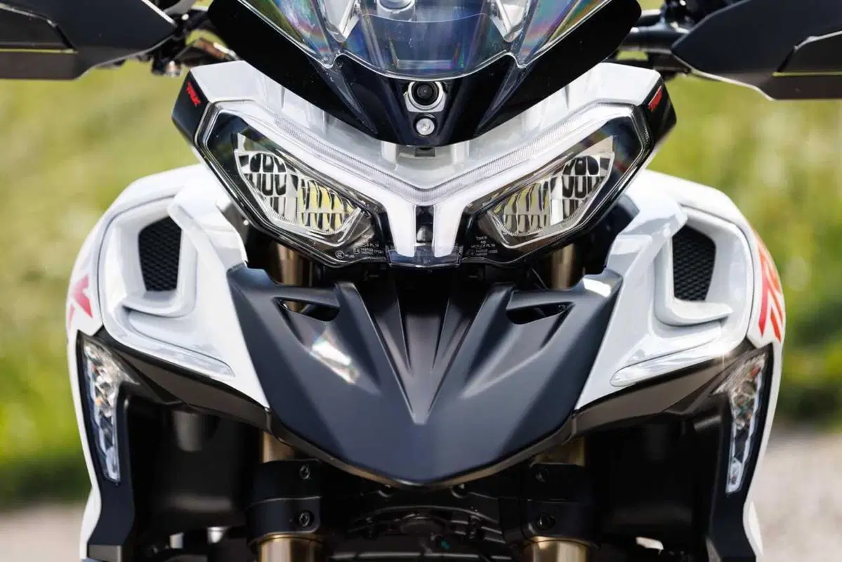 Benelli entra tra le maxi: abbiamo guidato le nuove TRK 902 Xplorer e Stradale [VIDEO] (17)