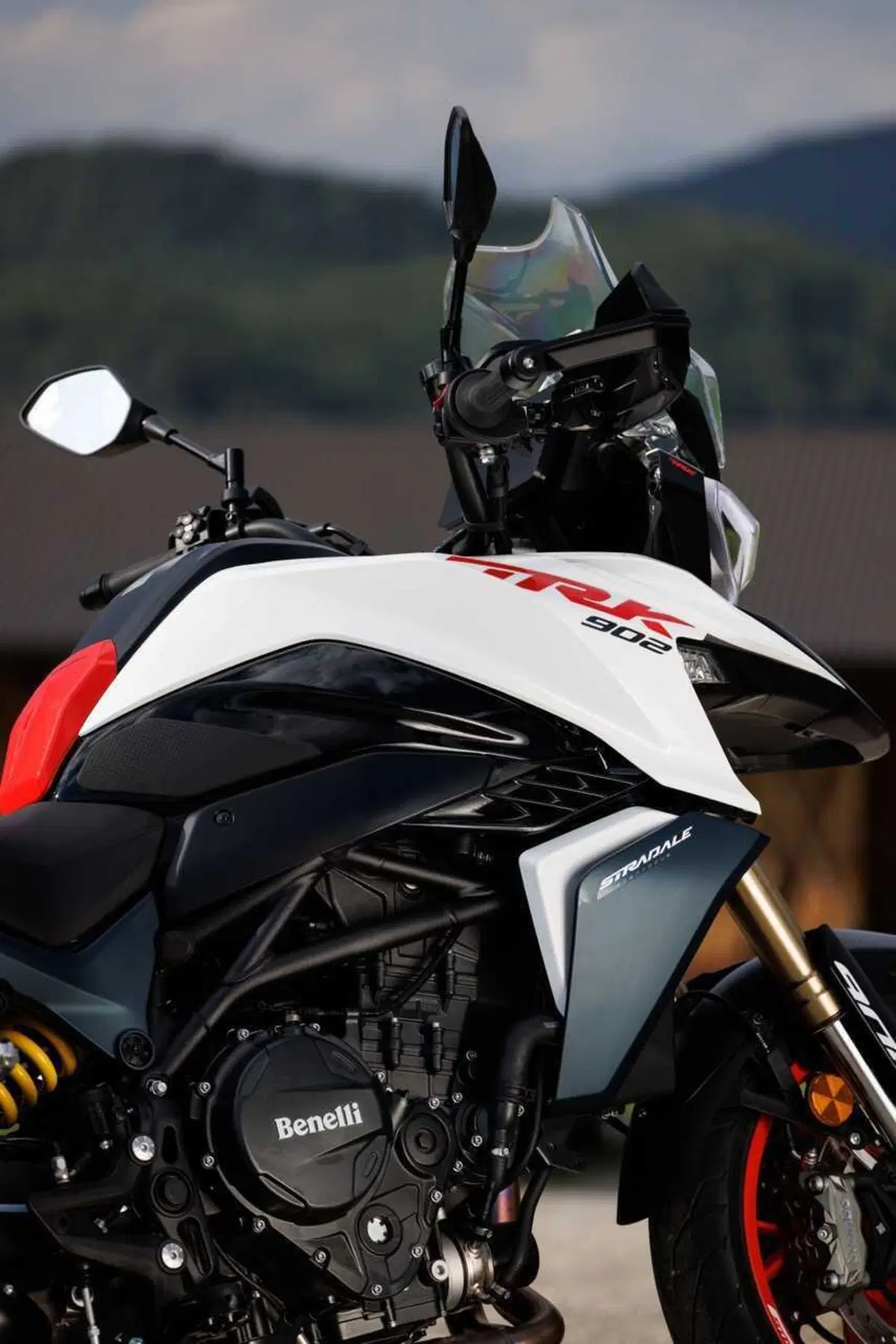 Benelli entra tra le maxi: abbiamo guidato le nuove TRK 902 Xplorer e Stradale [VIDEO] (23)