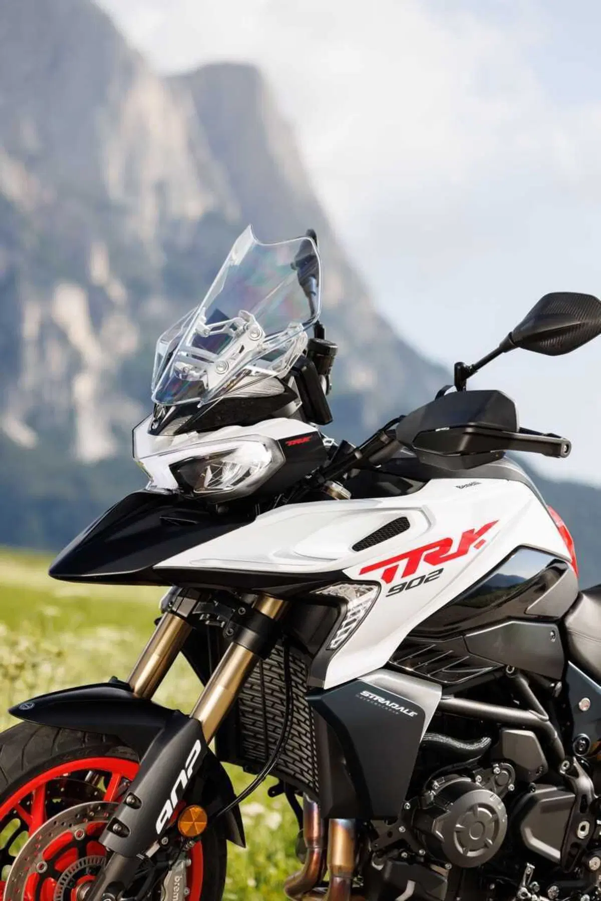 Benelli entra tra le maxi: abbiamo guidato le nuove TRK 902 Xplorer e Stradale [VIDEO] (27)