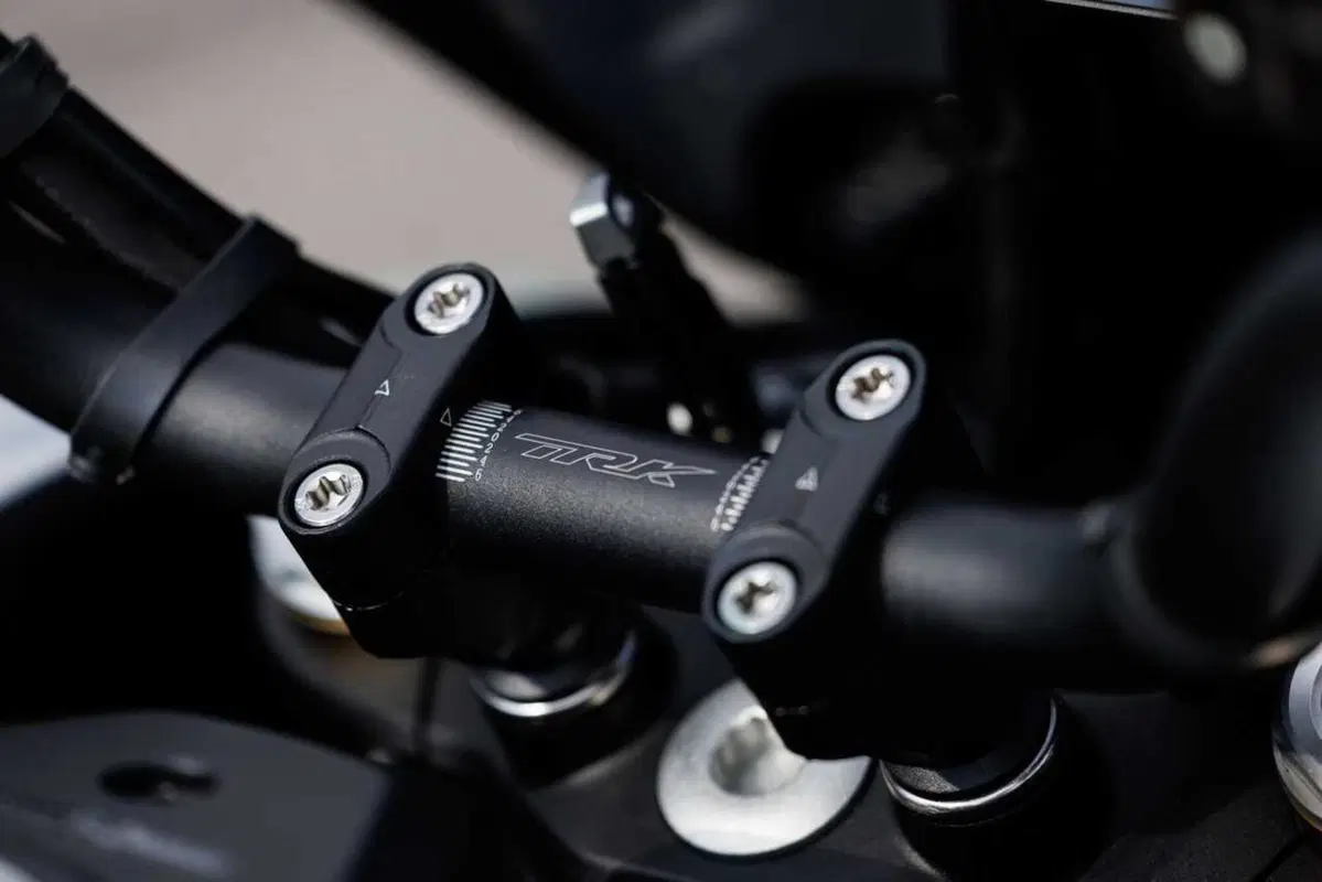 Benelli entra tra le maxi: abbiamo guidato le nuove TRK 902 Xplorer e Stradale [VIDEO] (32)
