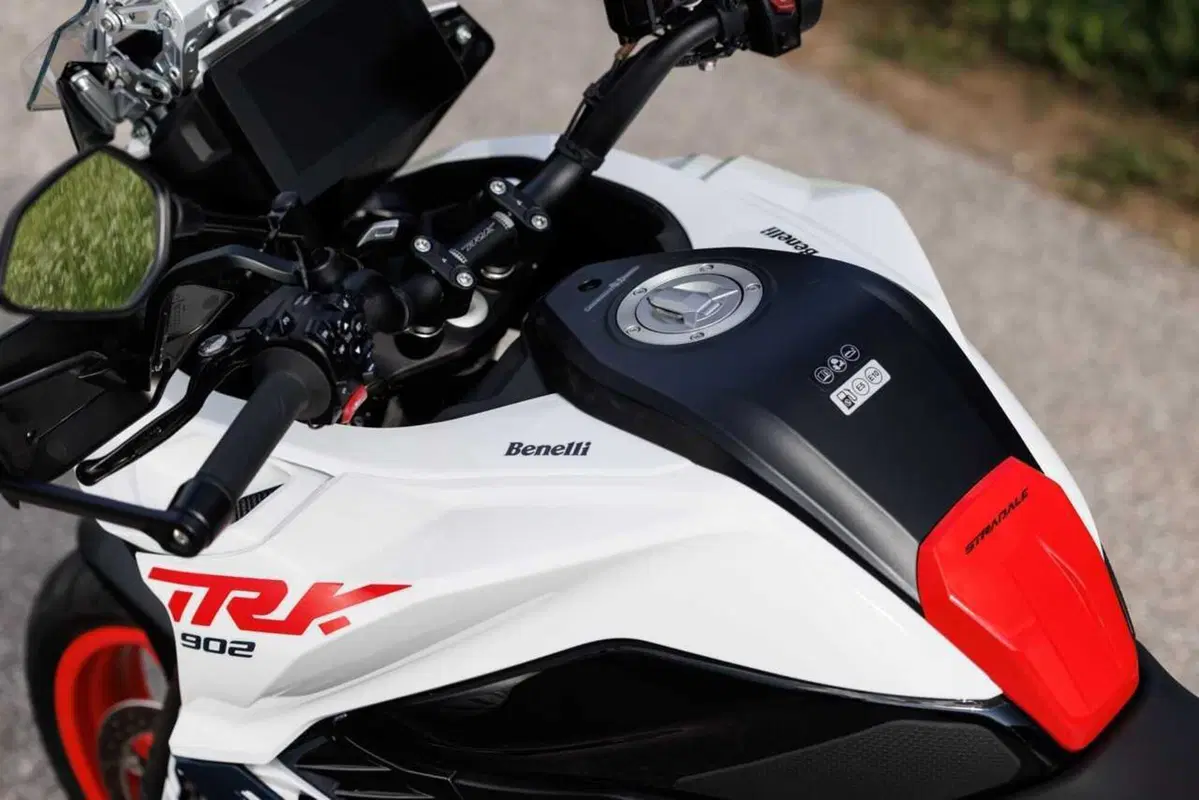 Benelli entra tra le maxi: abbiamo guidato le nuove TRK 902 Xplorer e Stradale [VIDEO] (38)