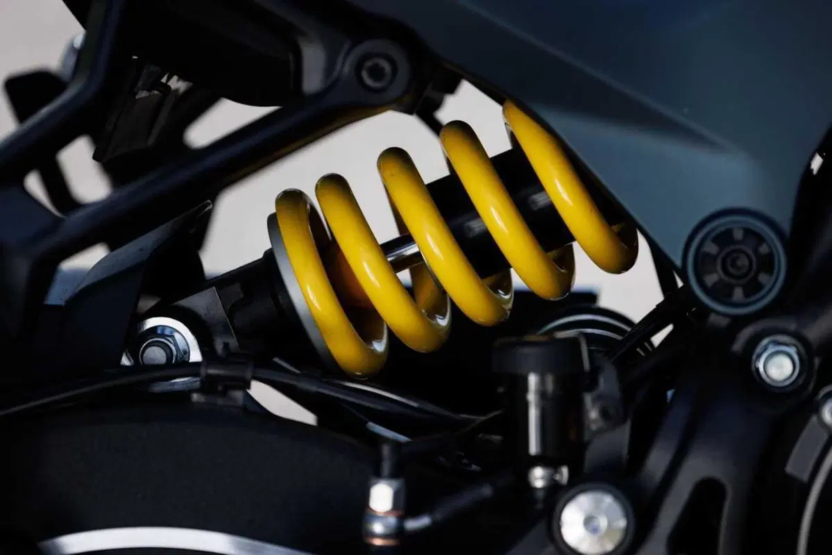 Benelli entra tra le maxi: abbiamo guidato le nuove TRK 902 Xplorer e Stradale [VIDEO] (76)