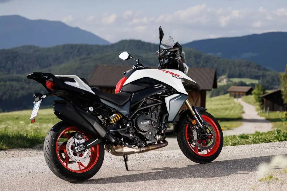 Benelli entra tra le maxi: abbiamo guidato le nuove TRK 902 Xplorer e Stradale [VIDEO] (78)