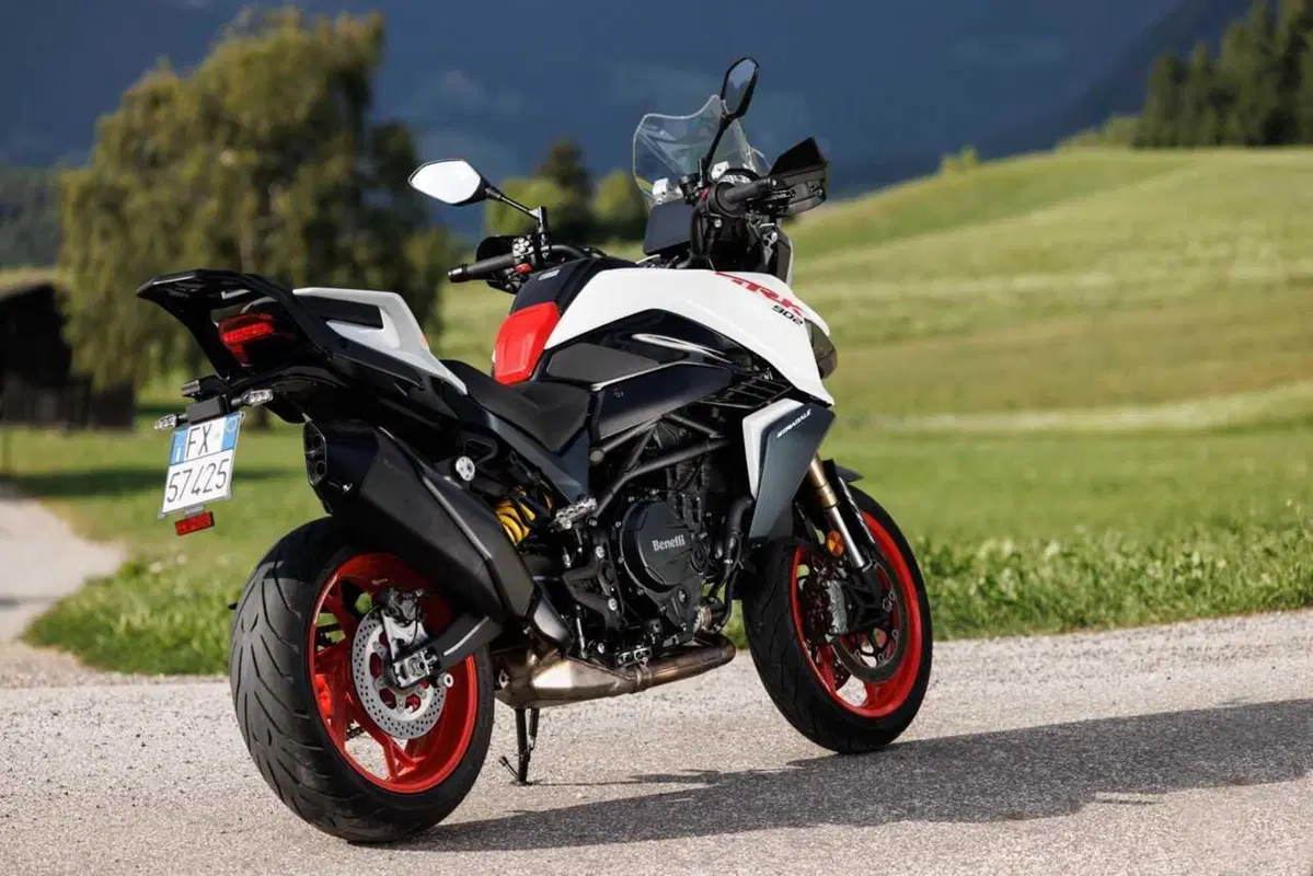 Benelli entra tra le maxi: abbiamo guidato le nuove TRK 902 Xplorer e Stradale [VIDEO] (79)