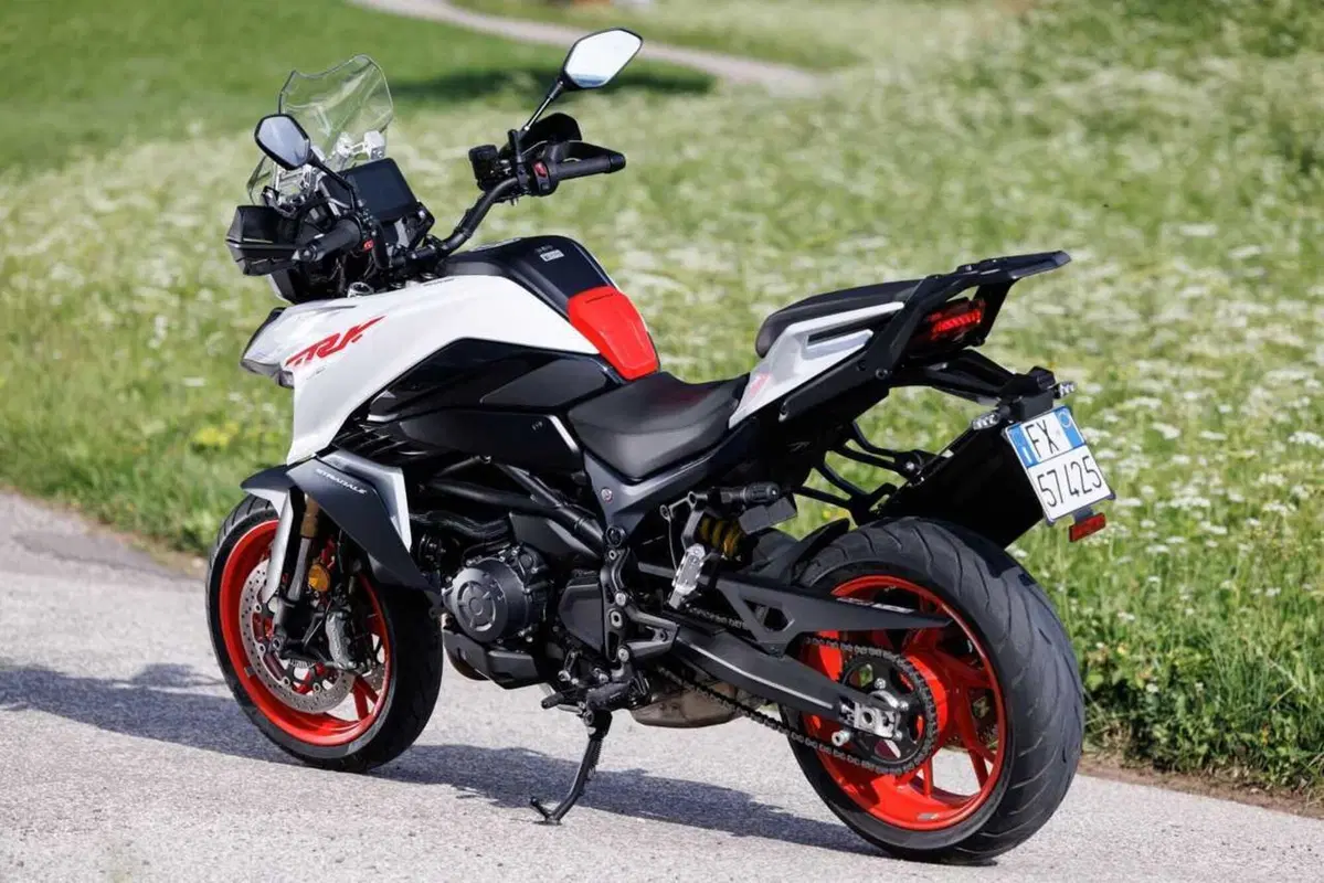 Benelli entra tra le maxi: abbiamo guidato le nuove TRK 902 Xplorer e Stradale [VIDEO] (81)