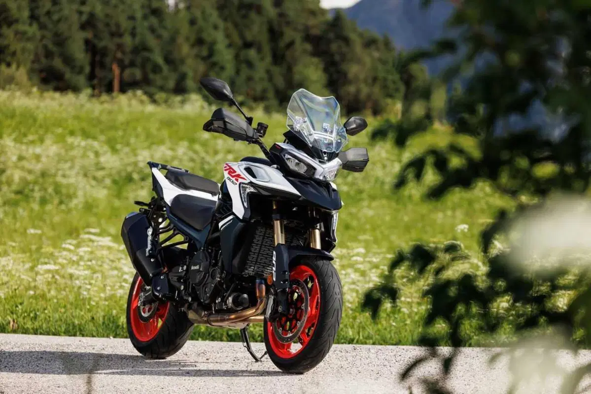 Benelli entra tra le maxi: abbiamo guidato le nuove TRK 902 Xplorer e Stradale [VIDEO] (88)