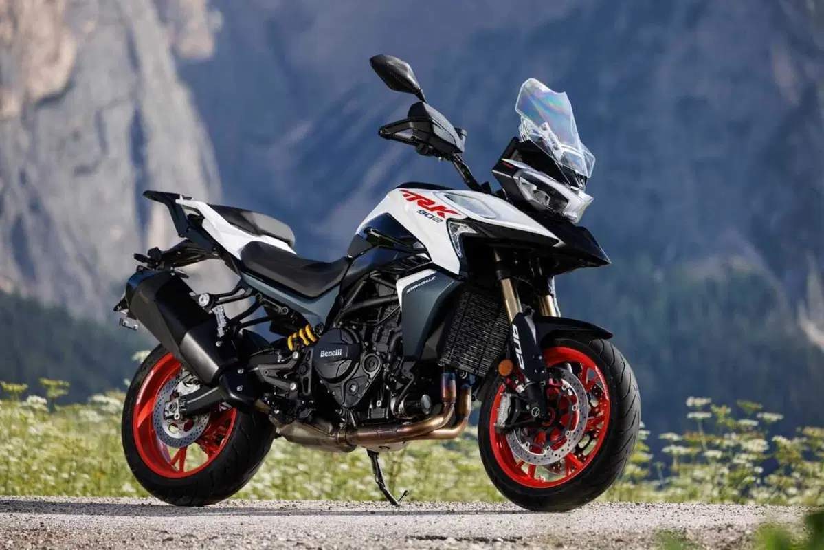 Benelli entra tra le maxi: abbiamo guidato le nuove TRK 902 Xplorer e Stradale [VIDEO] (91)