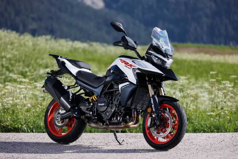 Benelli TRK 902 Stradale