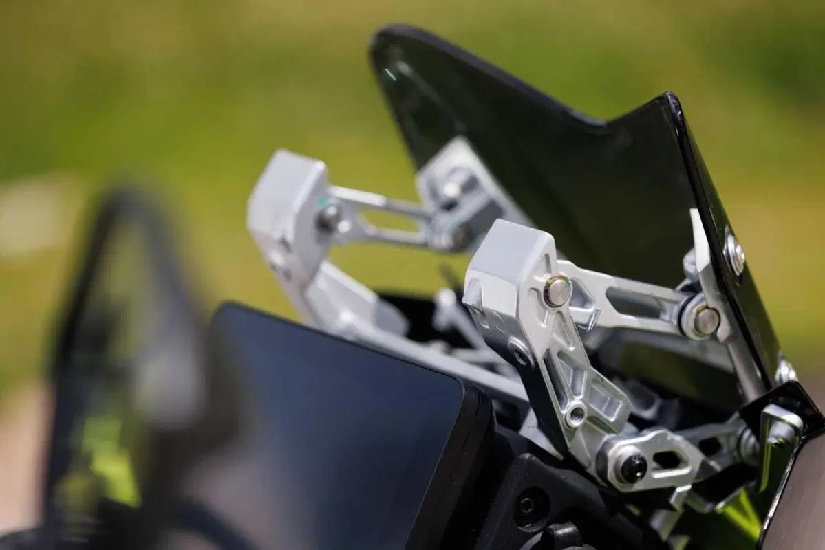Benelli entra tra le maxi: abbiamo guidato le nuove TRK 902 Xplorer e Stradale [VIDEO] (4)