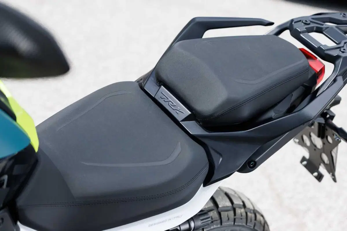 Benelli entra tra le maxi: abbiamo guidato le nuove TRK 902 Xplorer e Stradale [VIDEO] (22)