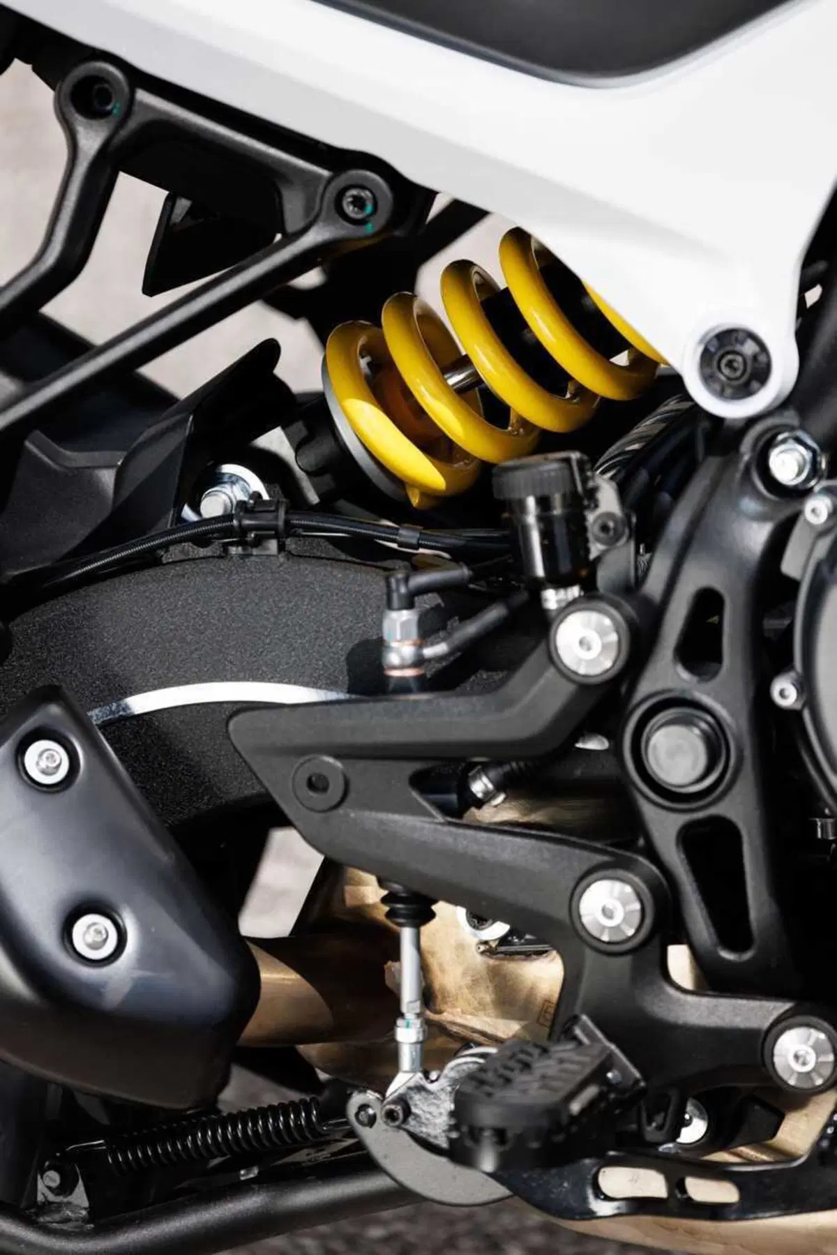 Benelli entra tra le maxi: abbiamo guidato le nuove TRK 902 Xplorer e Stradale [VIDEO] (30)