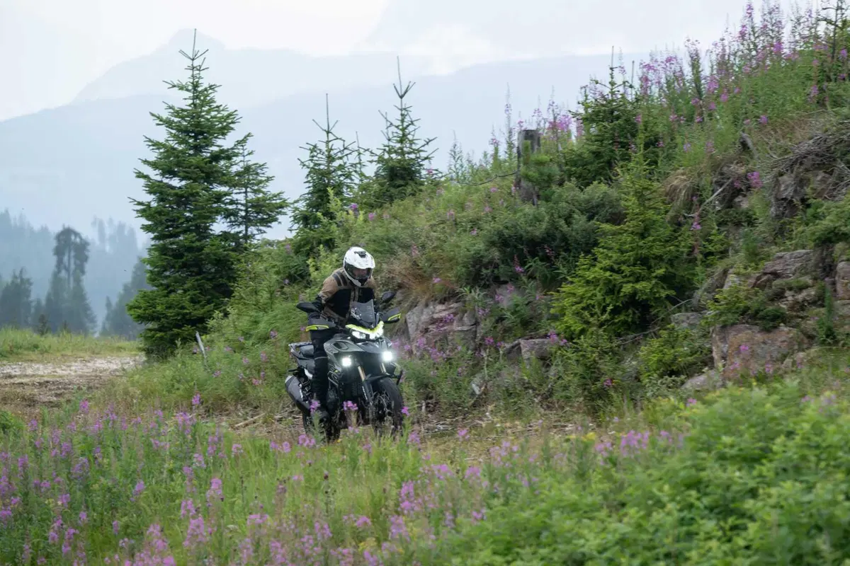 Benelli entra tra le maxi: abbiamo guidato le nuove TRK 902 Xplorer e Stradale [VIDEO] (2)