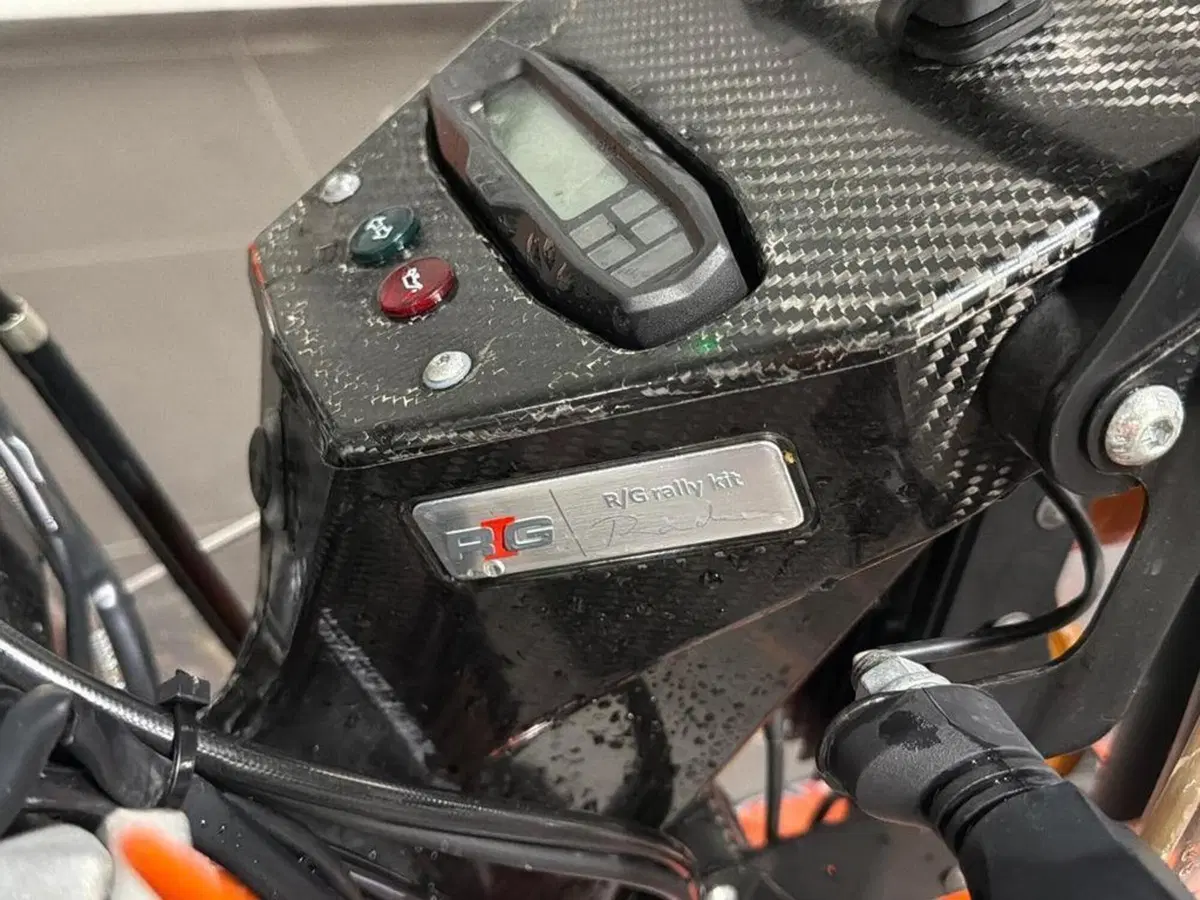 KTM 690 Enduro R (2022 - 25) (13)