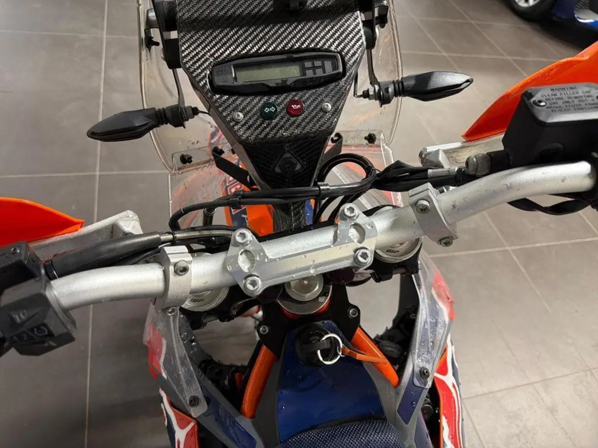 KTM 690 Enduro R (2022 - 25) (7)