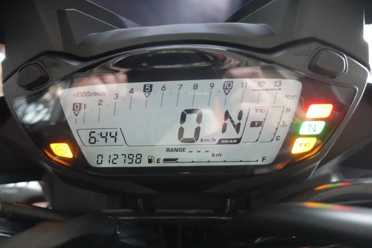 Suzuki GSX S 750 Yugen (2018 - 20) (4)