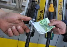 Si infiamma la pompa: basteranno le “accise mobilii” a spegnere l'incendio?