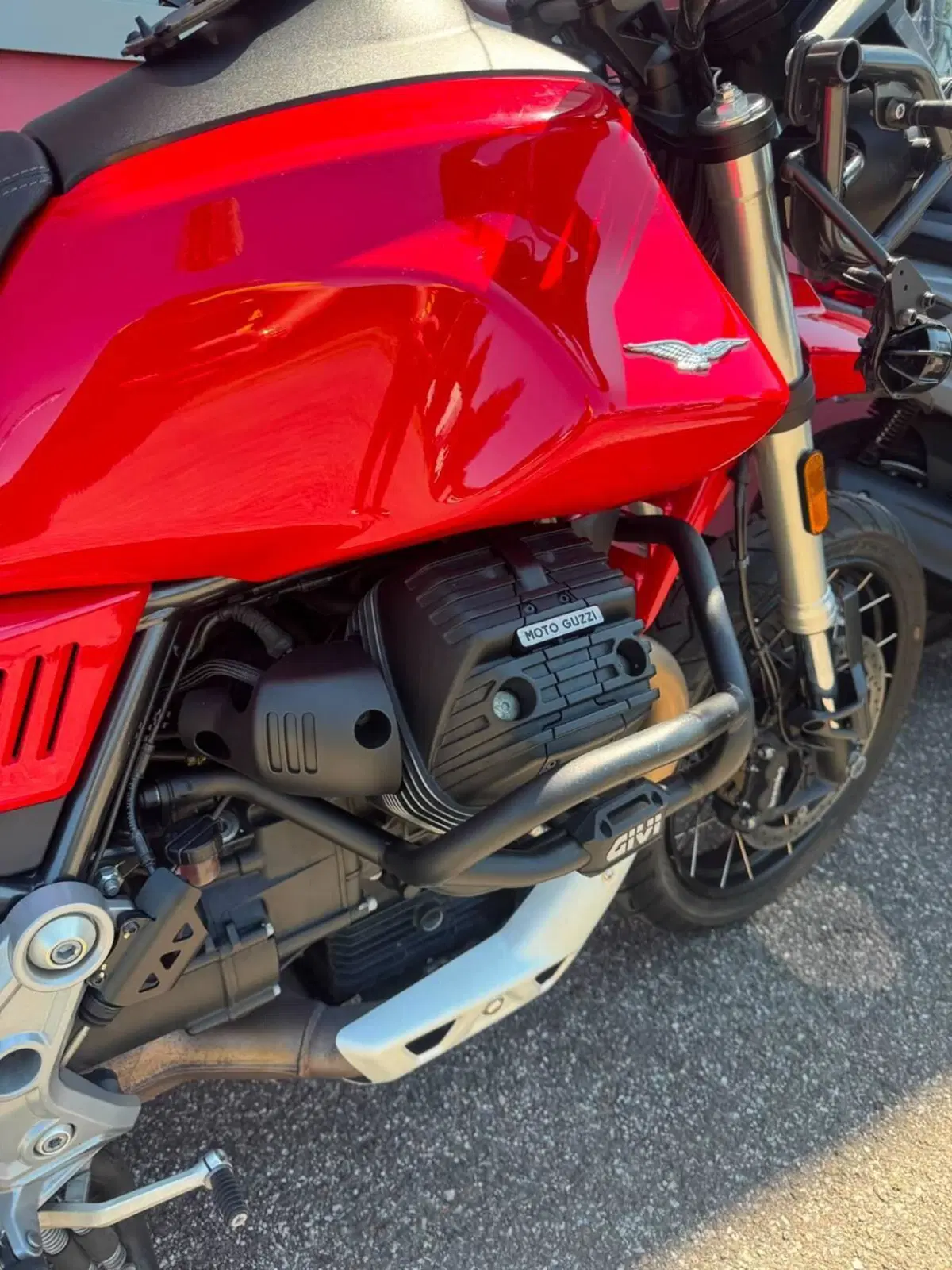 Moto Guzzi V85 TT (2019 - 20) (7)