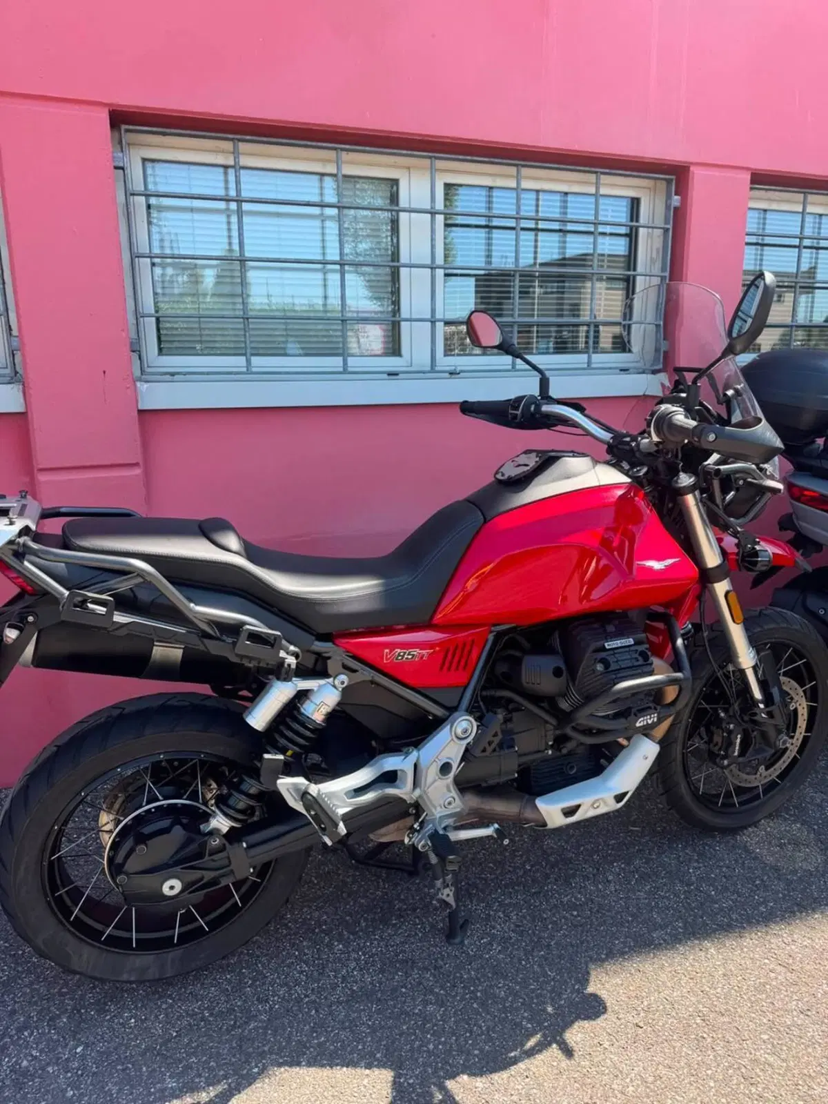 Moto Guzzi V85 TT (2019 - 20) (2)