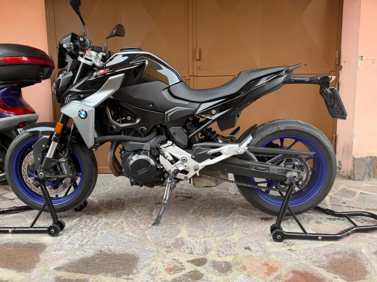 Bmw F 900 R (2021 - 24) (7)