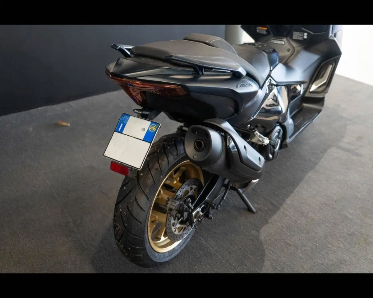 Yamaha T-Max 560 (2022 - 24) (4)