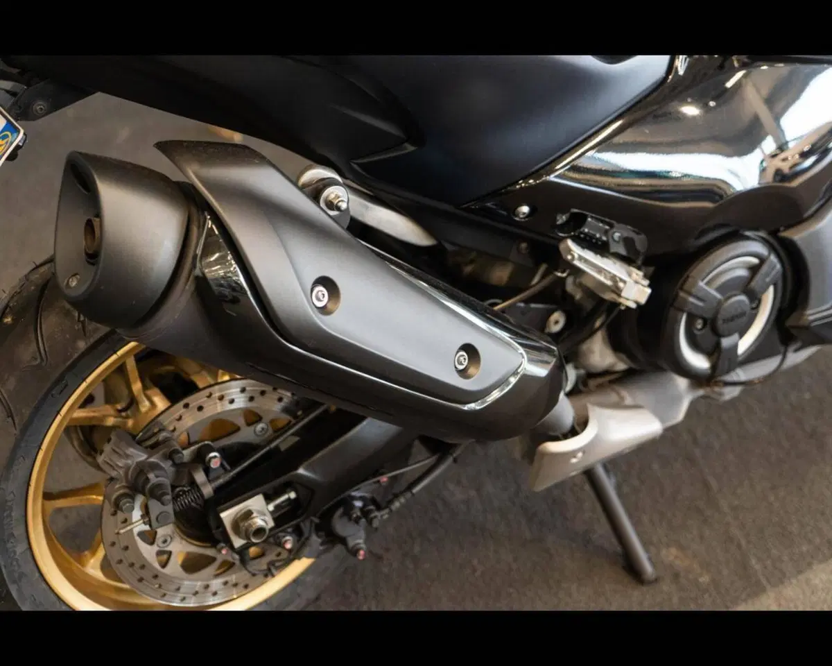 Yamaha T-Max 560 (2022 - 24) (5)