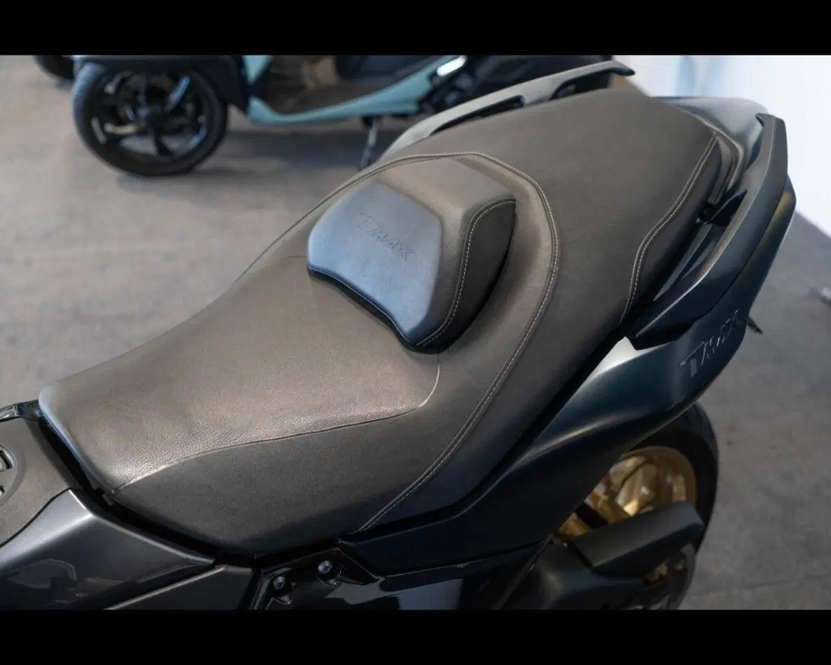 Yamaha T-Max 560 (2022 - 24) (6)