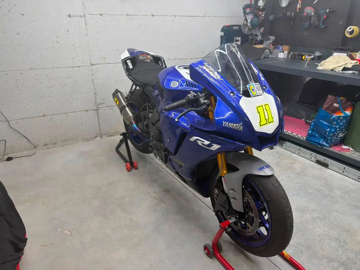 Yamaha YZF R1 (2020 - 25)