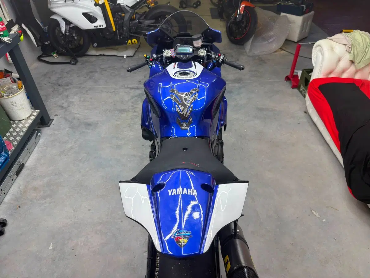 Yamaha YZF R1 (2020 - 25) (2)