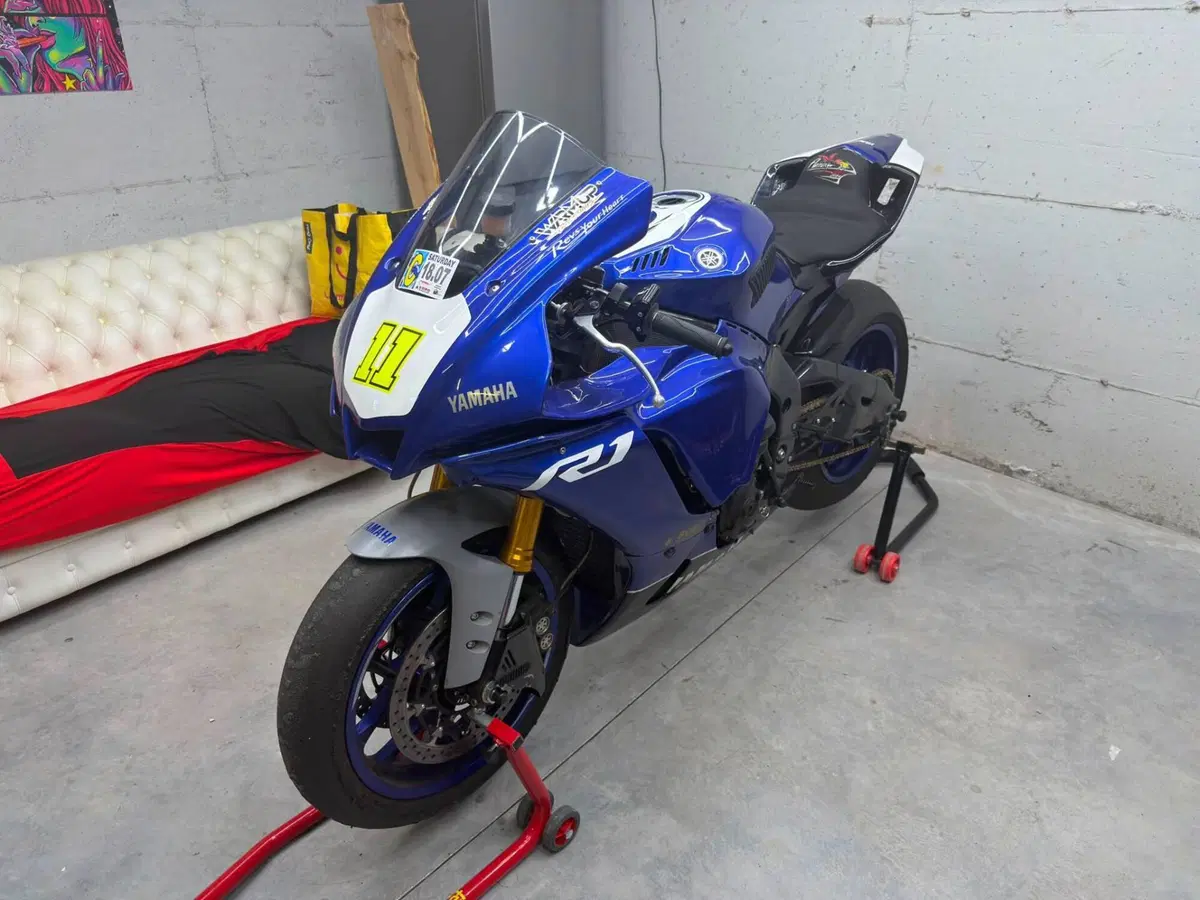 Yamaha YZF R1 (2020 - 25) (3)