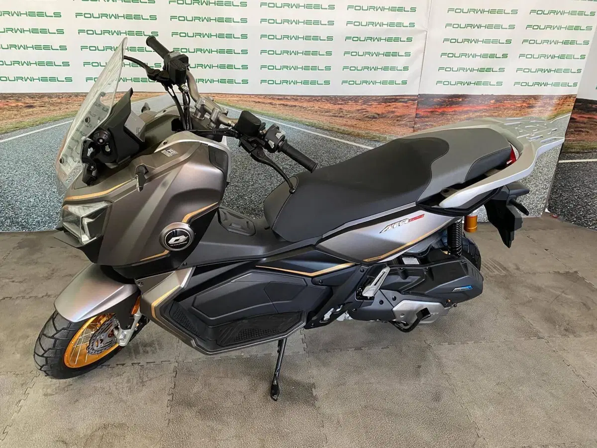 QJ Motor ATR 125 (2025 - 26) (2)