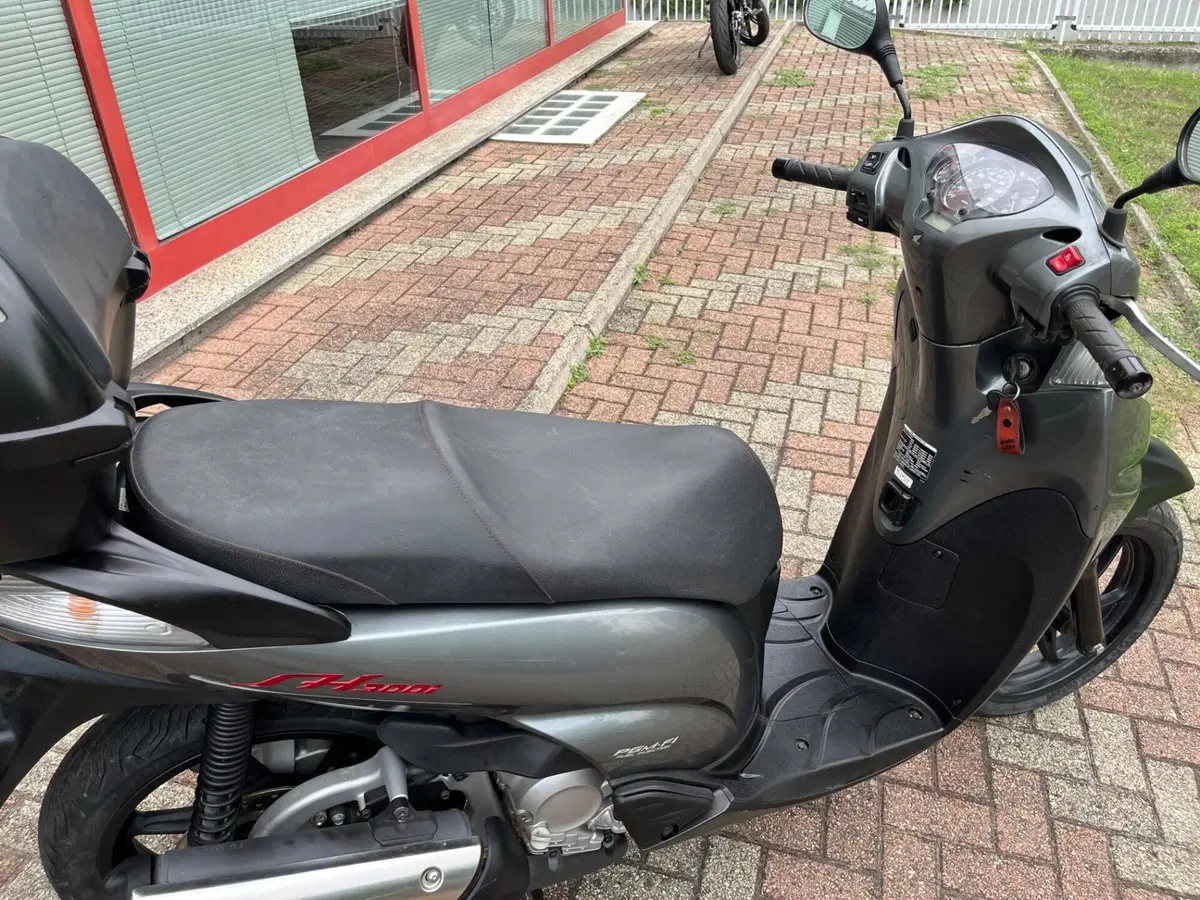 Honda SH 300 i (2006 - 10) (12)