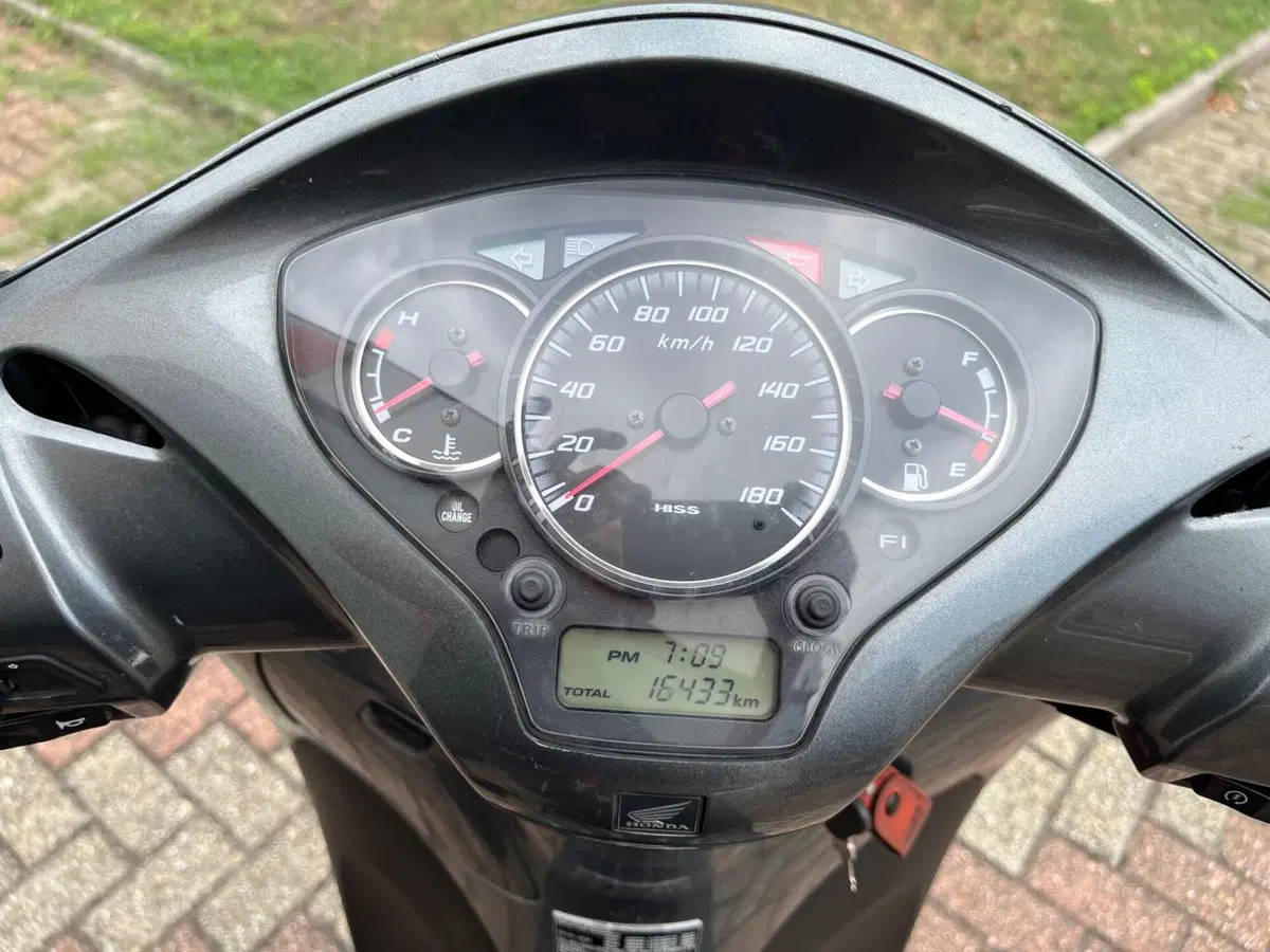 Honda SH 300 i (2006 - 10) (14)