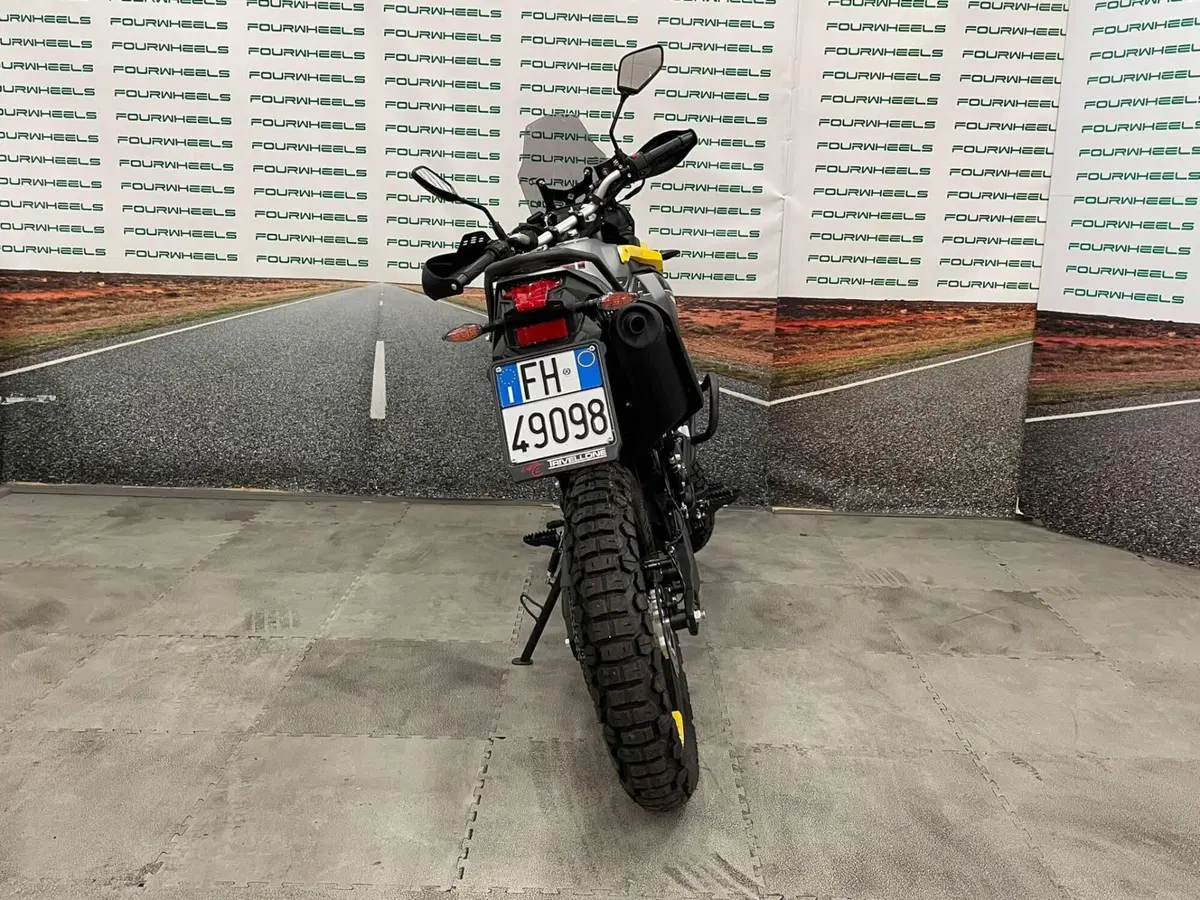 Voge 300 GY Rally (2022) (7)