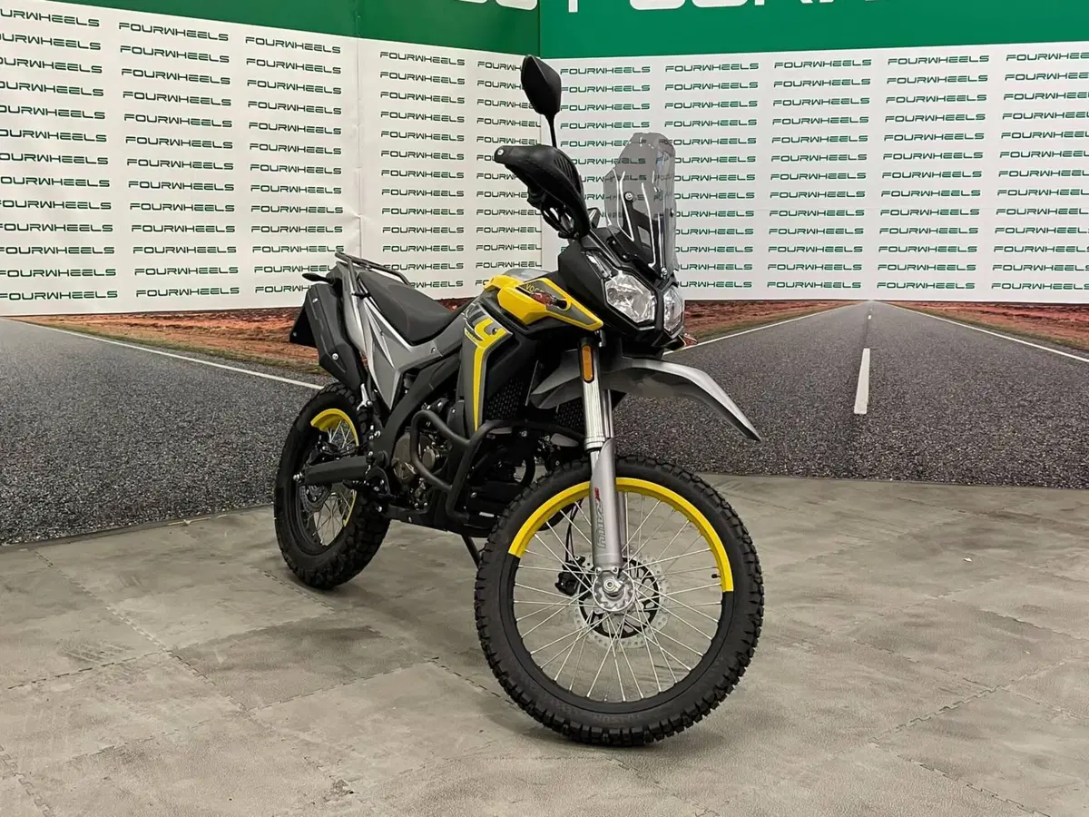 Voge 300 GY Rally (2022) (2)