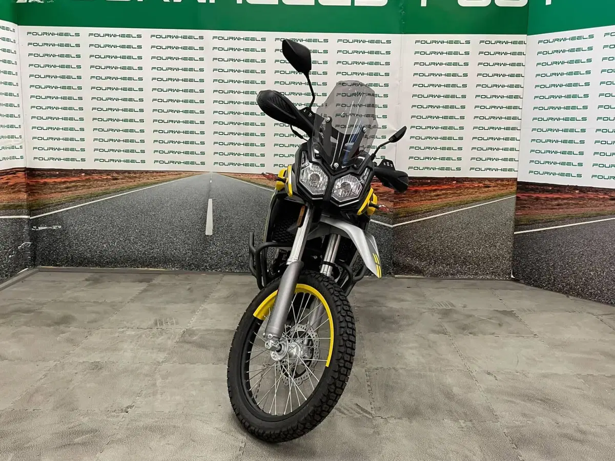 Voge 300 GY Rally (2022) (3)