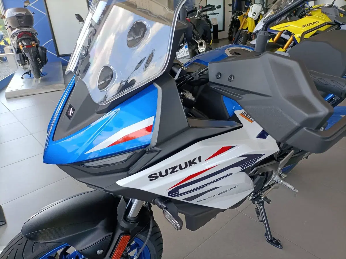 Suzuki SV-7GX (2026) (3)