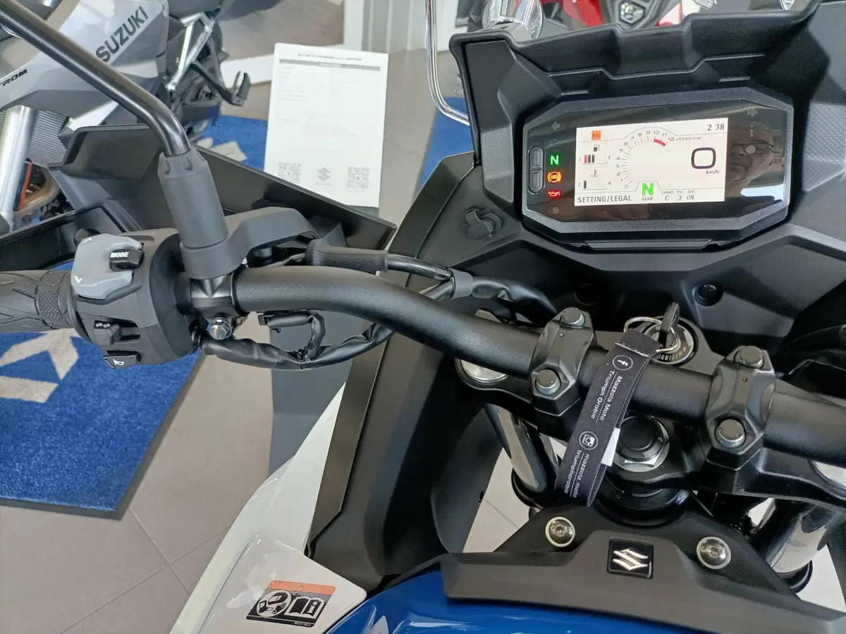 Suzuki SV-7GX (2026) (8)