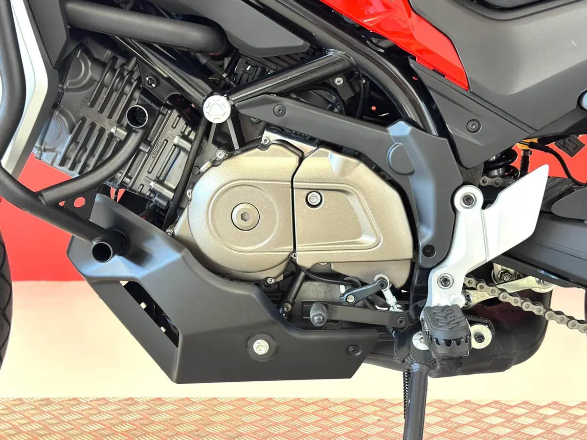 QJ Motor SVT 650 X (2025 - 26) (15)