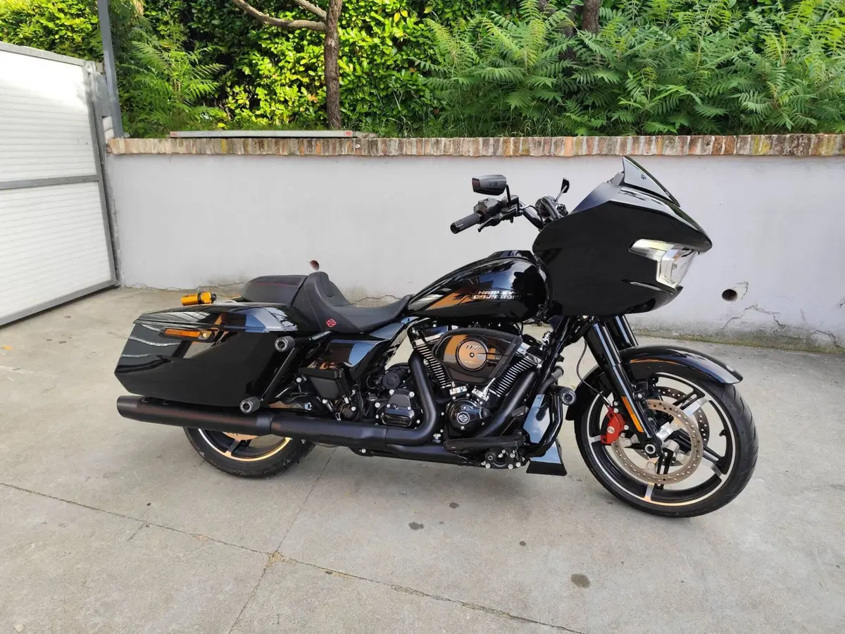 Harley-Davidson Road Glide (2024 - 26)
