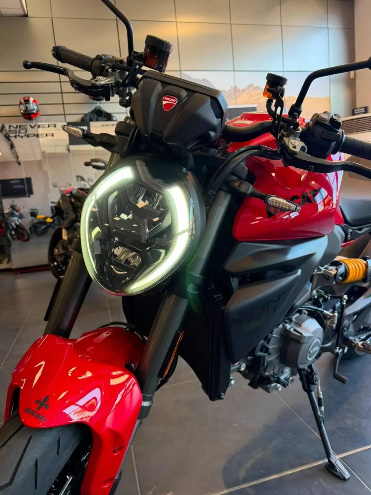 Ducati Monster 890 (2026) (14)