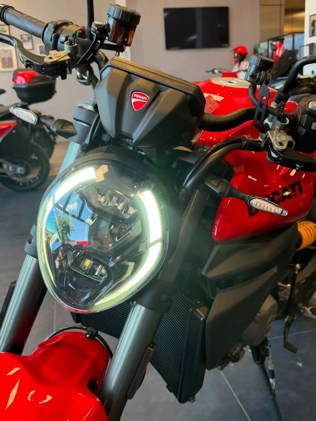 Ducati Monster 890 (2026) (2)