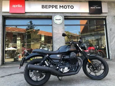 Moto Guzzi V7 Stone (2021 - 24) usata