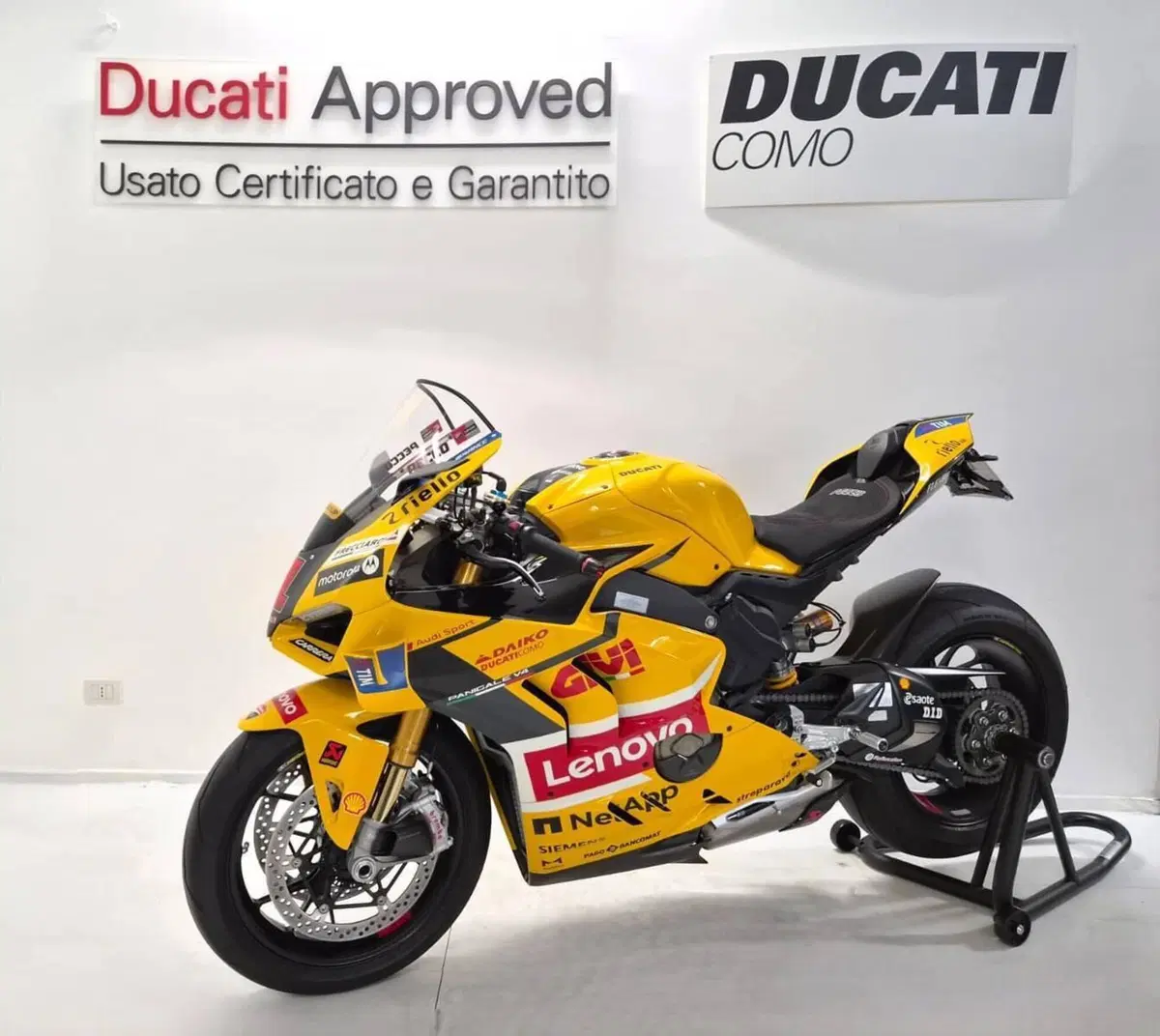 Ducati Panigale V4 Bagnaia 2023 World Champion Replica (2024) (2)