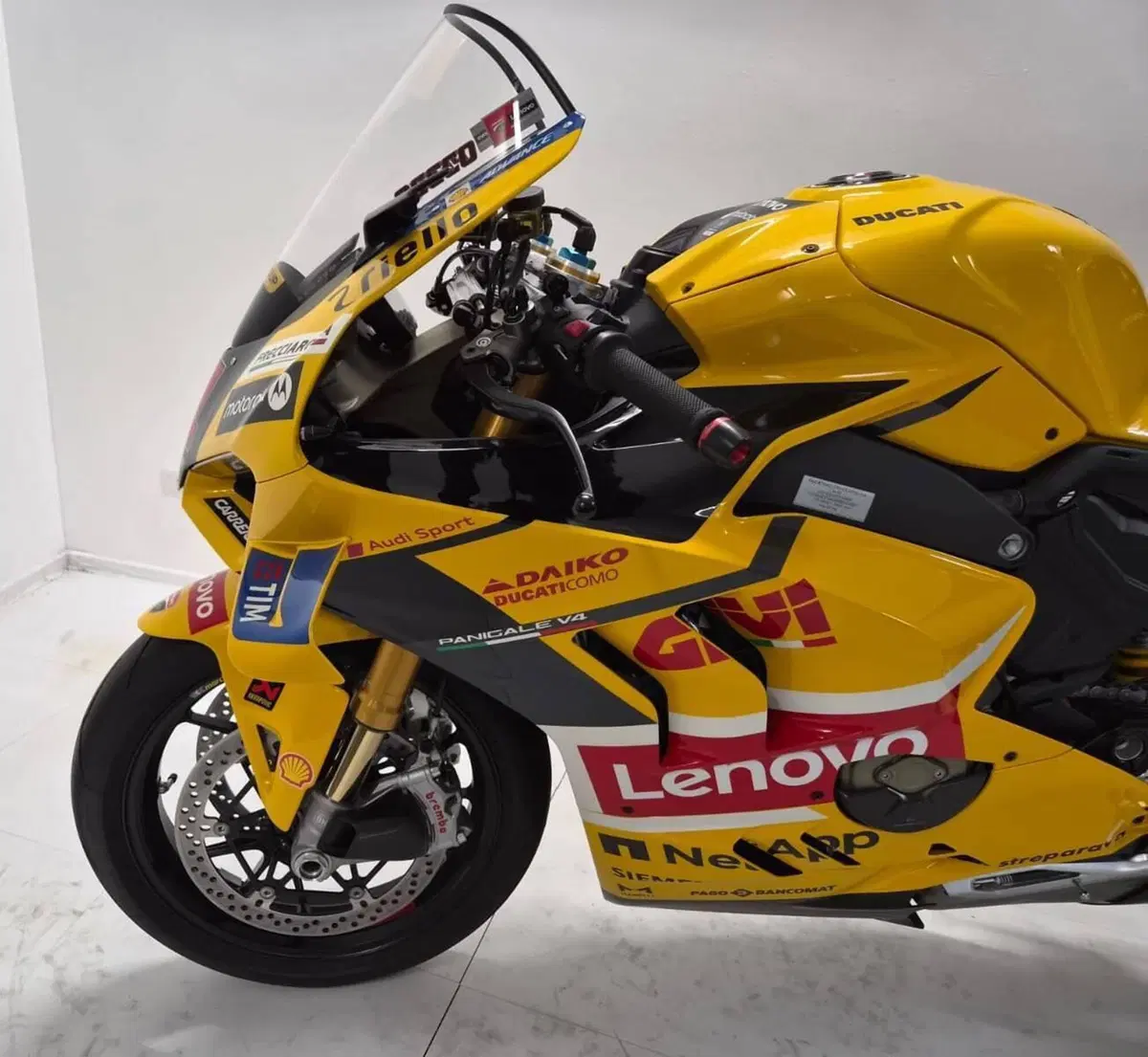 Ducati Panigale V4 Bagnaia 2023 World Champion Replica (2024) (6)