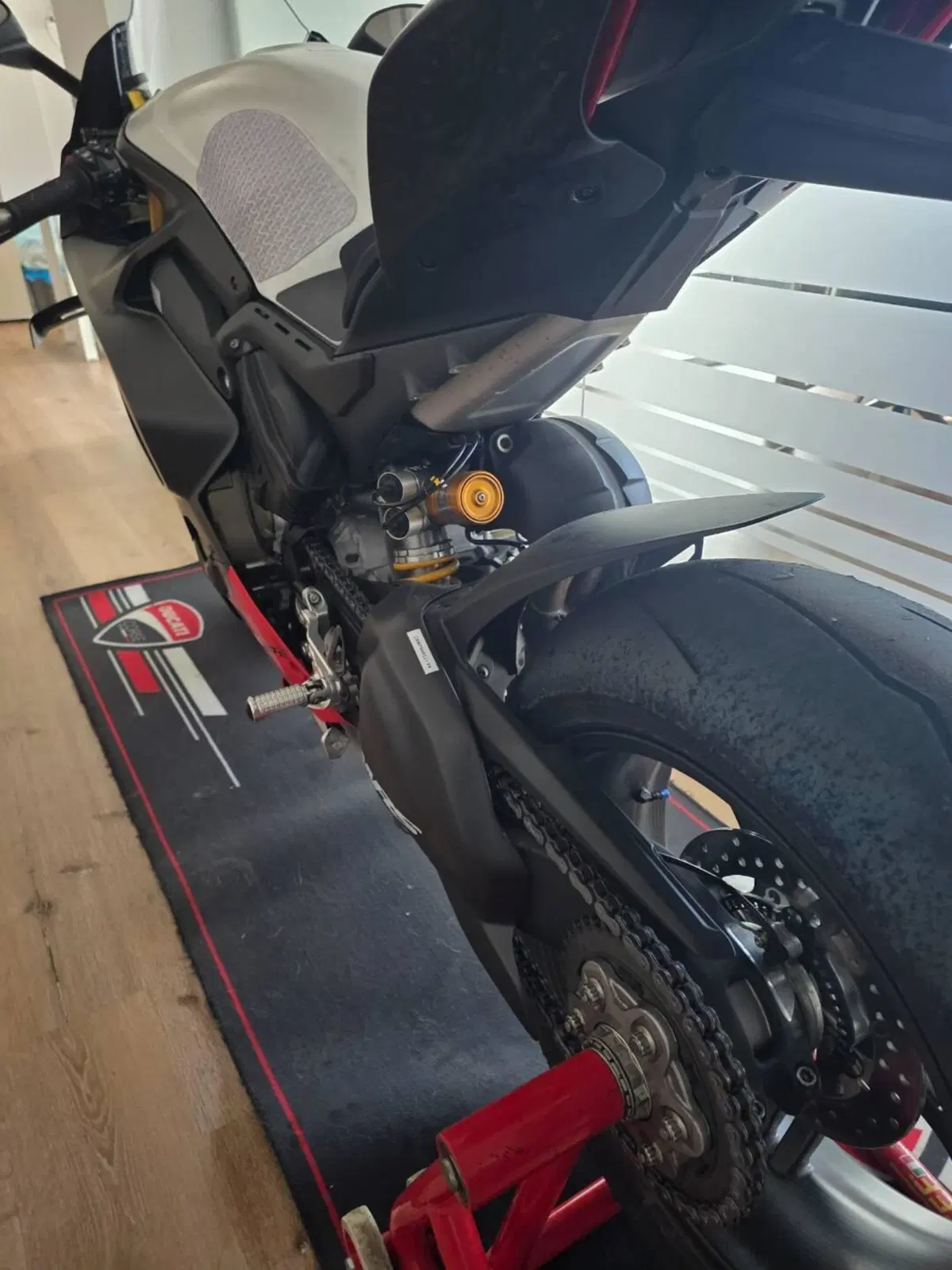 Ducati Panigale V4 1100 SP2 (2022 - 23) (3)