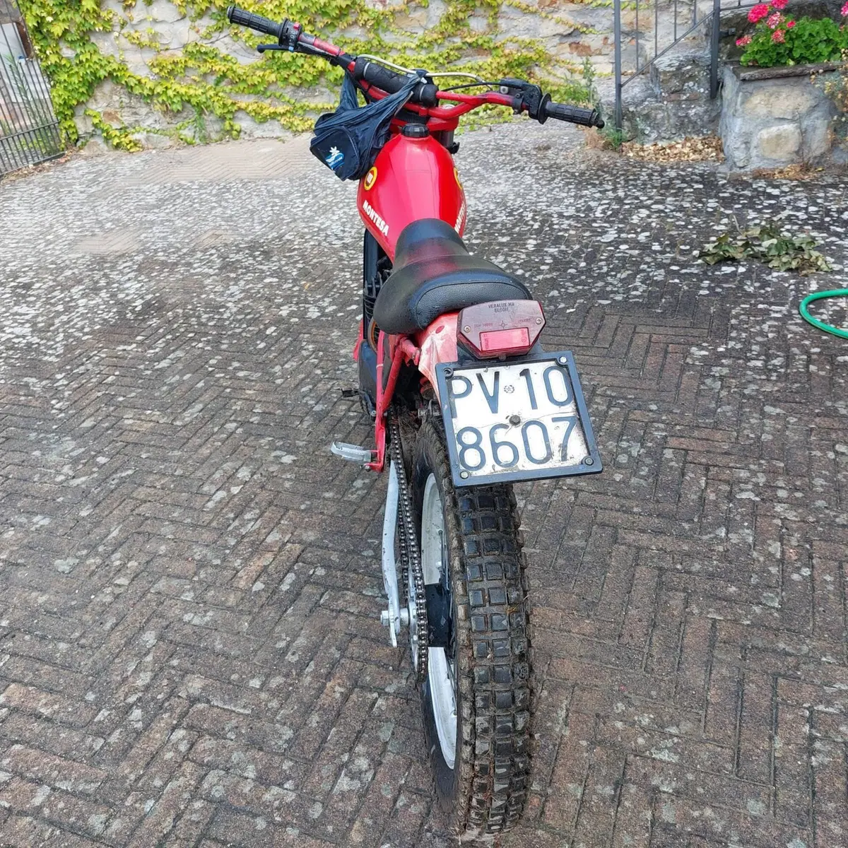 Montesa 39M COTA 242